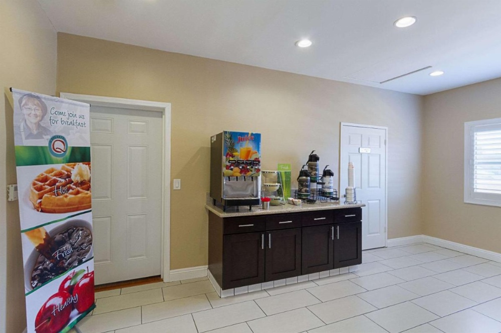 Quality Inn & Suites Huntington Beach Image 34