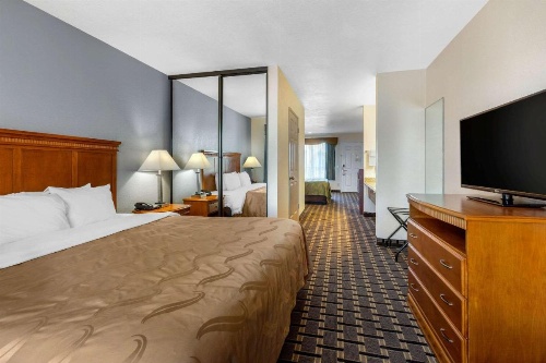 Quality Inn & Suites Huntington Beach image 36